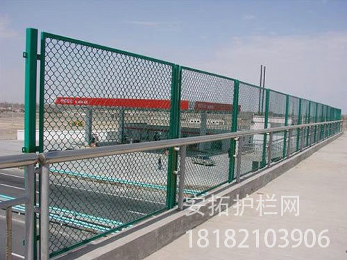 勾花护栏网