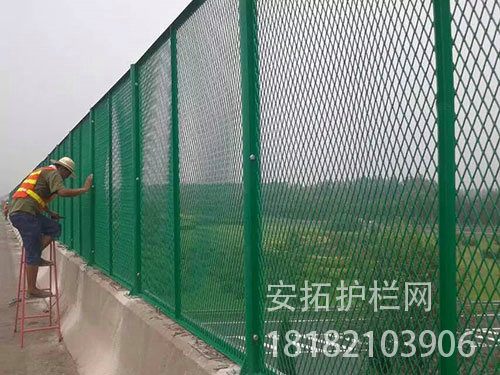 钢板网护栏